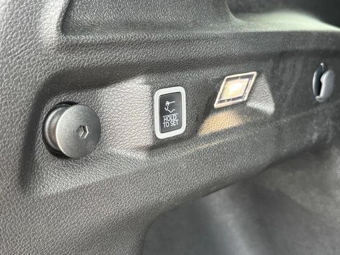 Used 2024 Jeep Grand Cherokee L Laredo AWD/4WD image 7