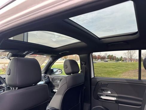 Used 2026 Mercedes-Benz GLB 250 4MATIC image 36