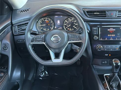 Used 2018 Nissan Rogue S FWD image 16