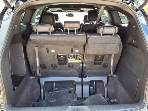 Used 2025 Toyota Sienna XLE Woodland Edition image 21