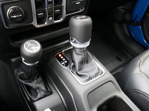 New 2026 Jeep Wrangler Unlimited Sahara AWD/4WD image 29