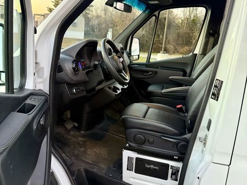 Used 2021 Mercedes-Benz Sprinter 3500 w/ Driver Convenience Package image 13
