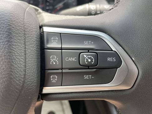 Used 2025 Jeep Compass Limited AWD/4WD image 25