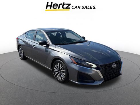 Used 2025 Nissan Altima 2.5 SV FWD image 1