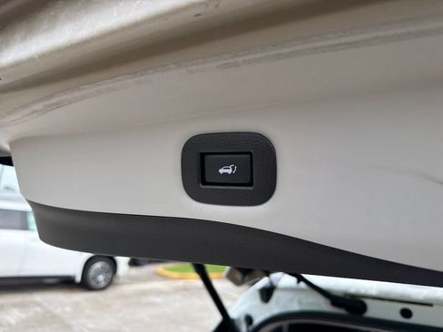 Used 2020 Nissan Rogue SV FWD image 34