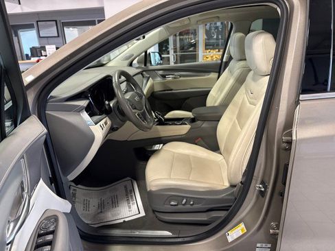 Used 2023 Cadillac XT5 Premium Luxury image 15