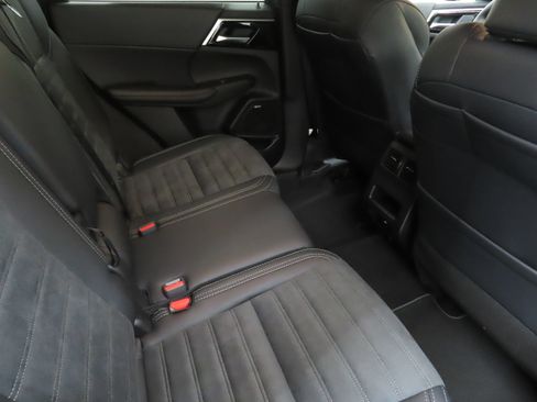 New 2026 Mitsubishi Outlander LE FWD image 24