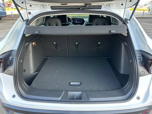 New 2026 Chevrolet Trax LT w/ Driver Confidence Package FWD image 17