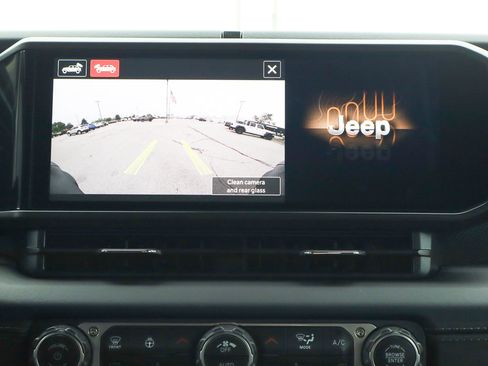 New 2025 Jeep Wrangler Unlimited Rubicon w/ Technology Group image 34