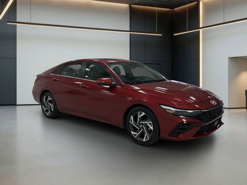 Certified 2024 Hyundai Elantra Limited FWD image 7