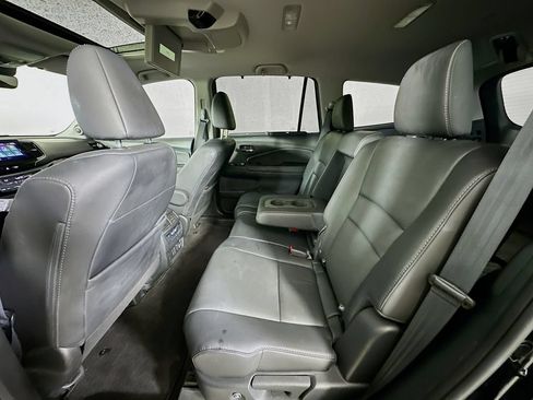 Certified 2021 Honda Pilot Touring image 17