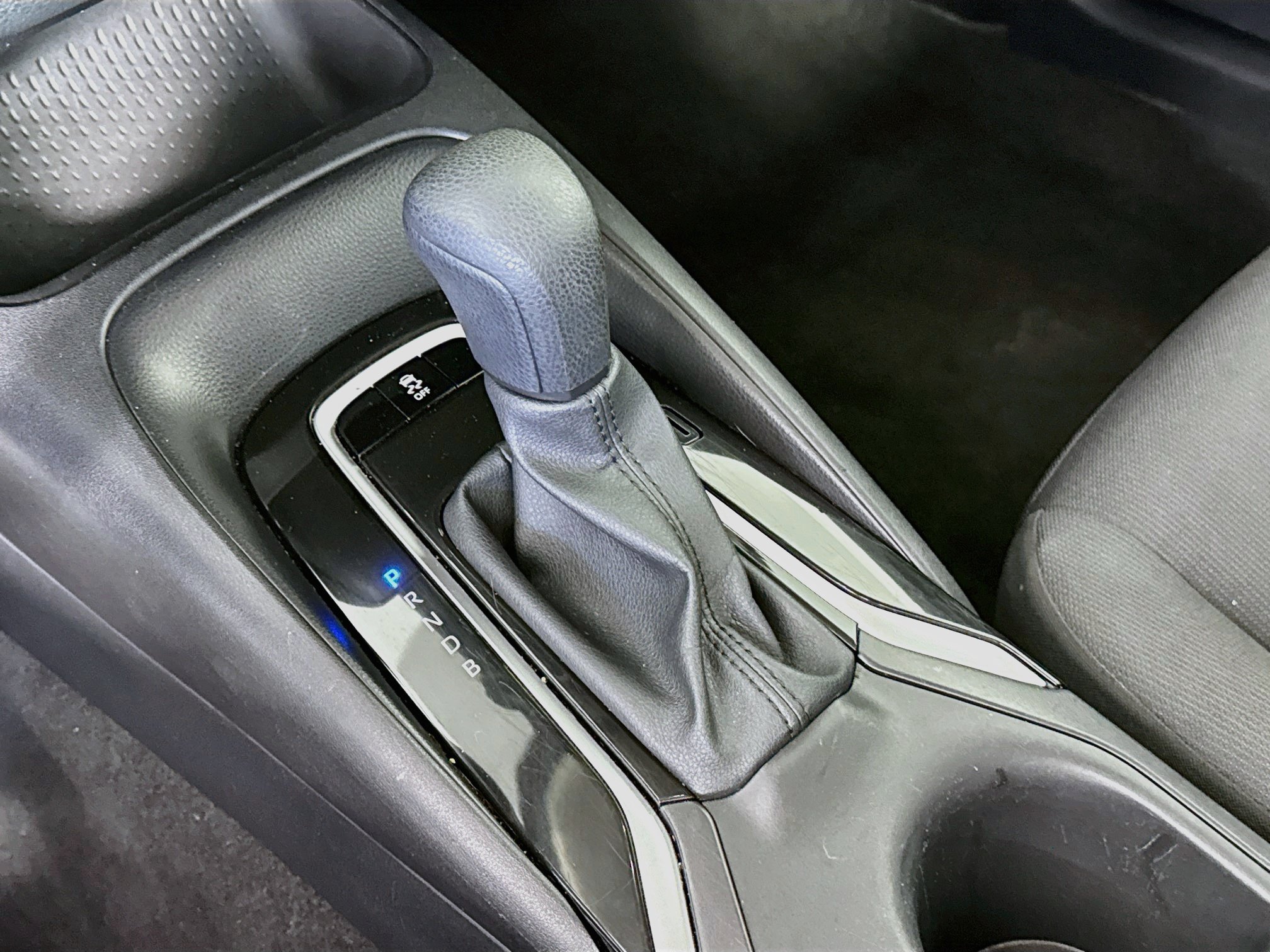 Certified 2025 Toyota Corolla LE FWD image 16