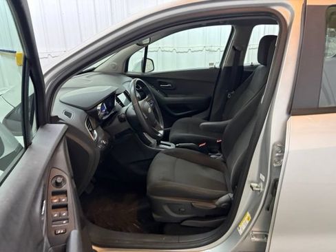 Used 2017 Chevrolet Trax LS FWD image 22