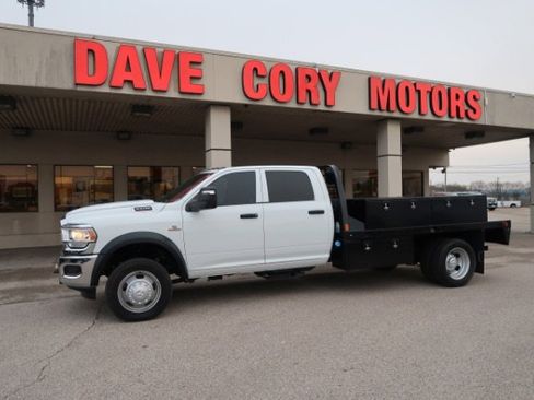 Used 2024 RAM 5500 Tradesman w/ Chrome Appearance Group image 1
