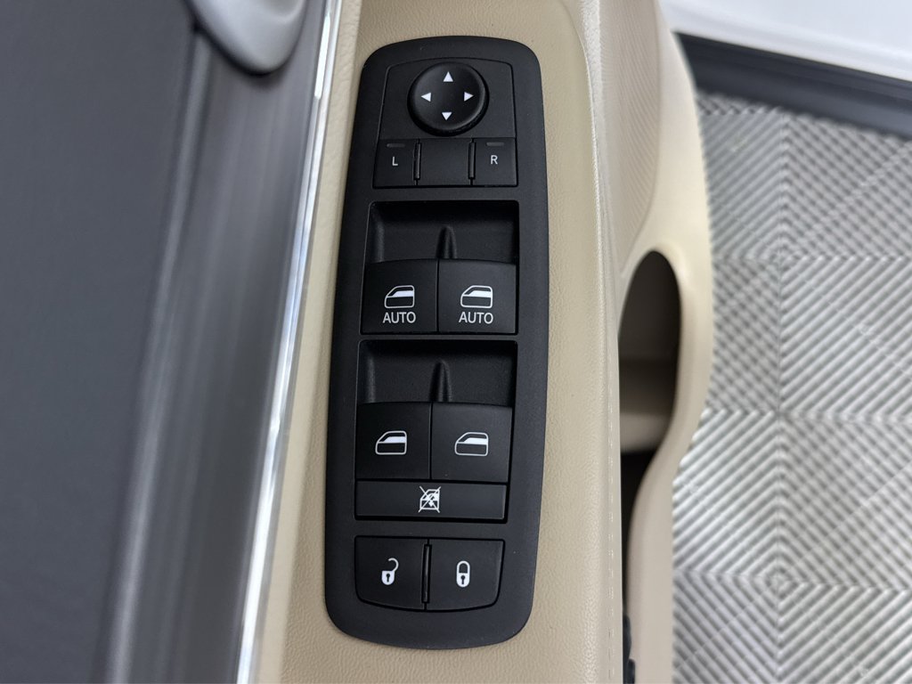 Used 2021 Jeep Grand Cherokee Limited AWD/4WD image 26