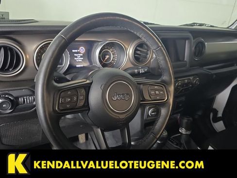 Used 2018 Jeep Wrangler Sport AWD/4WD image 11
