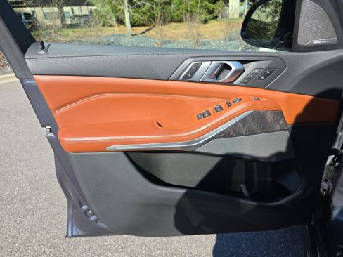 Used 2021 BMW X5 M50i w/ Executive Package image 16