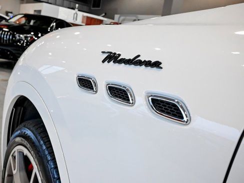 Used 2022 Maserati Levante Modena image 14