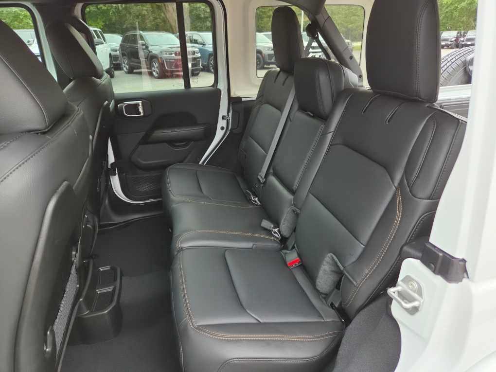 New 2027 Jeep Wrangler Unlimited Sahara AWD/4WD image 15