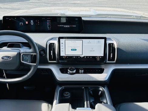 New 2026 Ford Expedition Active RWD image 19