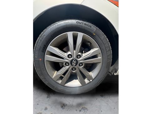 Used 2017 Hyundai Elantra Value Edition FWD image 15