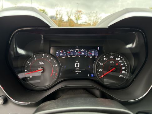 Used 2022 Chevrolet Camaro ZL1 image 21