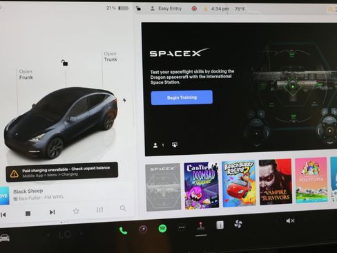 Used 2024 Tesla Model Y Long Range AWD/4WD image 33