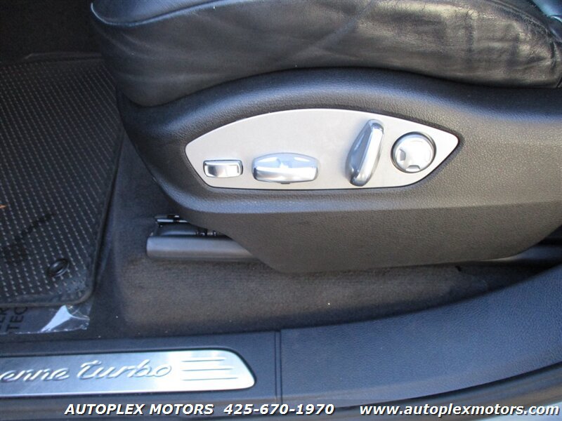 Used 2011 Porsche Cayenne Turbo AWD/4WD image 28