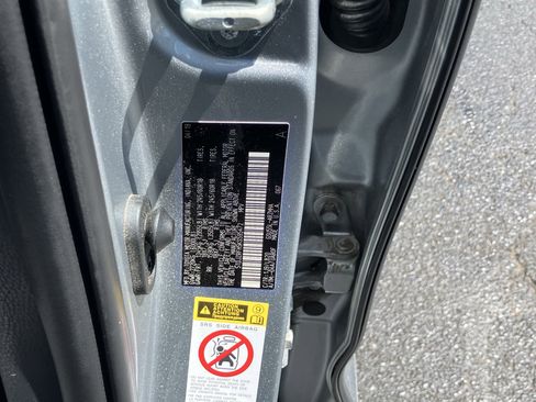 Used 2019 Toyota Highlander XLE AWD/4WD image 30