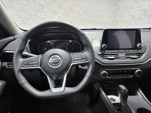 Used 2022 Nissan Altima 2.5 SR AWD/4WD image 16