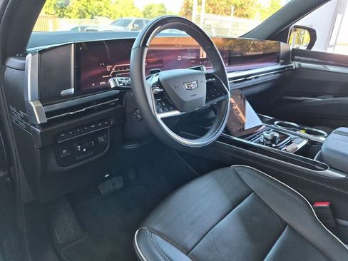 Used 2025 Cadillac Escalade Sport w/ Touring Package AWD/4WD image 9