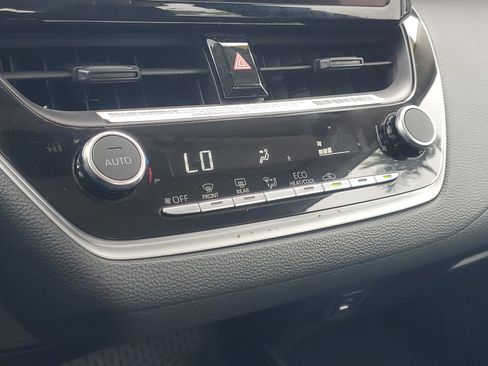 Used 2024 Toyota Corolla LE image 28