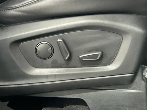 Used 2023 Ford Explorer XLT w/ Equipment Group 202A AWD/4WD image 64