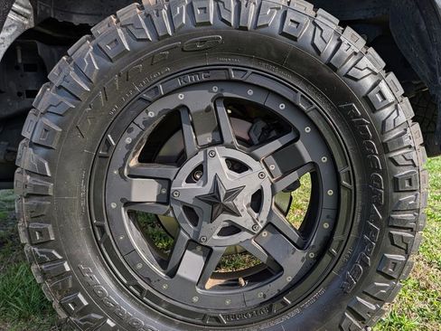 Used 2017 Ford F150 Lariat image 6