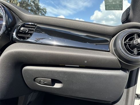 Used 2023 MINI Cooper S image 29