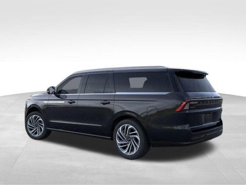 New 2026 Lincoln Navigator L Reserve AWD/4WD image 5