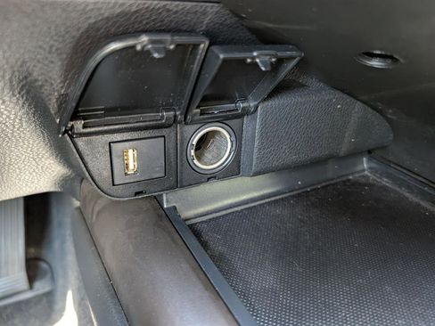 Used 2023 Toyota Camry SE image 34