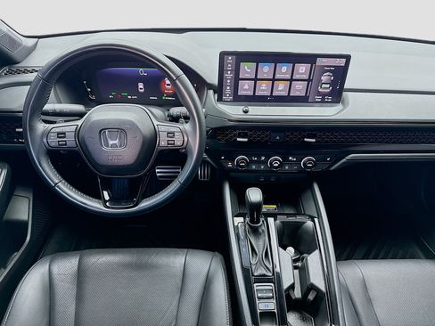 Used 2025 Honda Accord Sport image 15