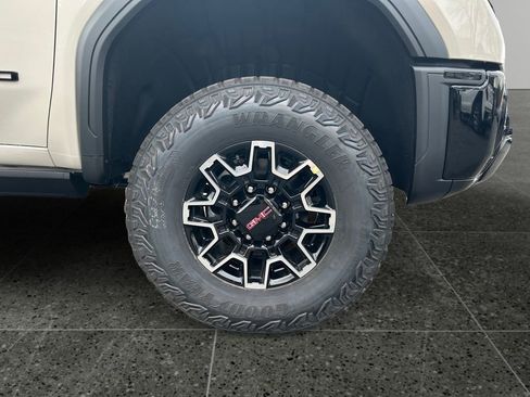 New 2026 GMC Sierra 2500 AT4X w/ LPO, Black Badging Package image 9
