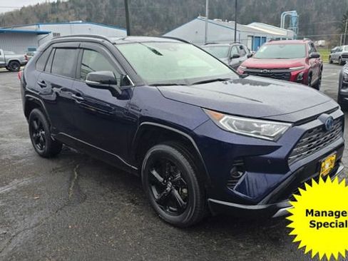 Used 2021 Toyota RAV4 XSE image 3