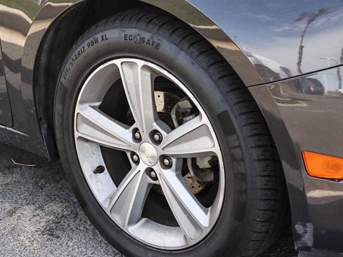 Used 2015 Chevrolet Cruze LT image 5