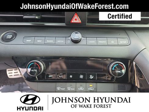 Certified 2025 Hyundai Elantra SEL image 28