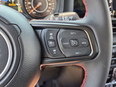 Used 2024 Jeep Wrangler Unlimited Rubicon w/ Technology Group AWD/4WD image 24