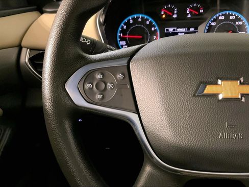 Used 2022 Chevrolet Traverse LS FWD image 19