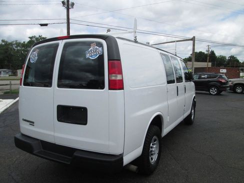 Used 2016 Chevrolet Express 2500 RWD image 12