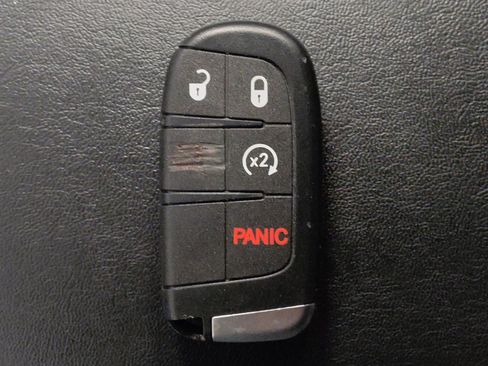 Used 2020 Jeep Compass Latitude w/ Popular Equipment Group AWD/4WD image 32