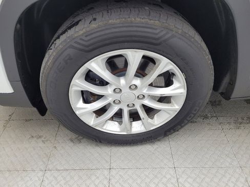 Used 2020 Jeep Cherokee Latitude image 31