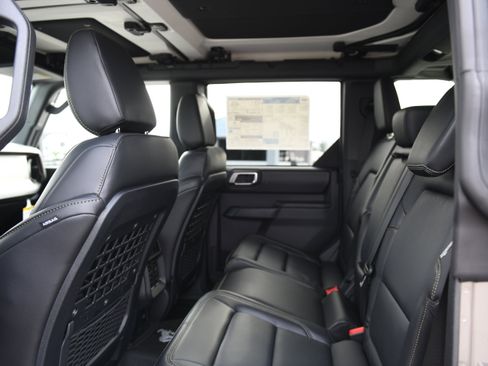 New 2026 Ford Bronco Badlands AWD/4WD image 11