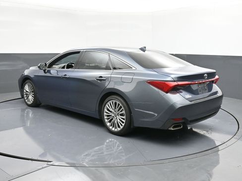 Used 2022 Toyota Avalon Limited image 6