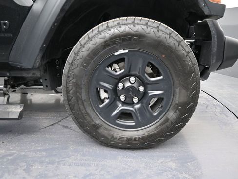 Used 2026 Jeep Wrangler Sport image 32